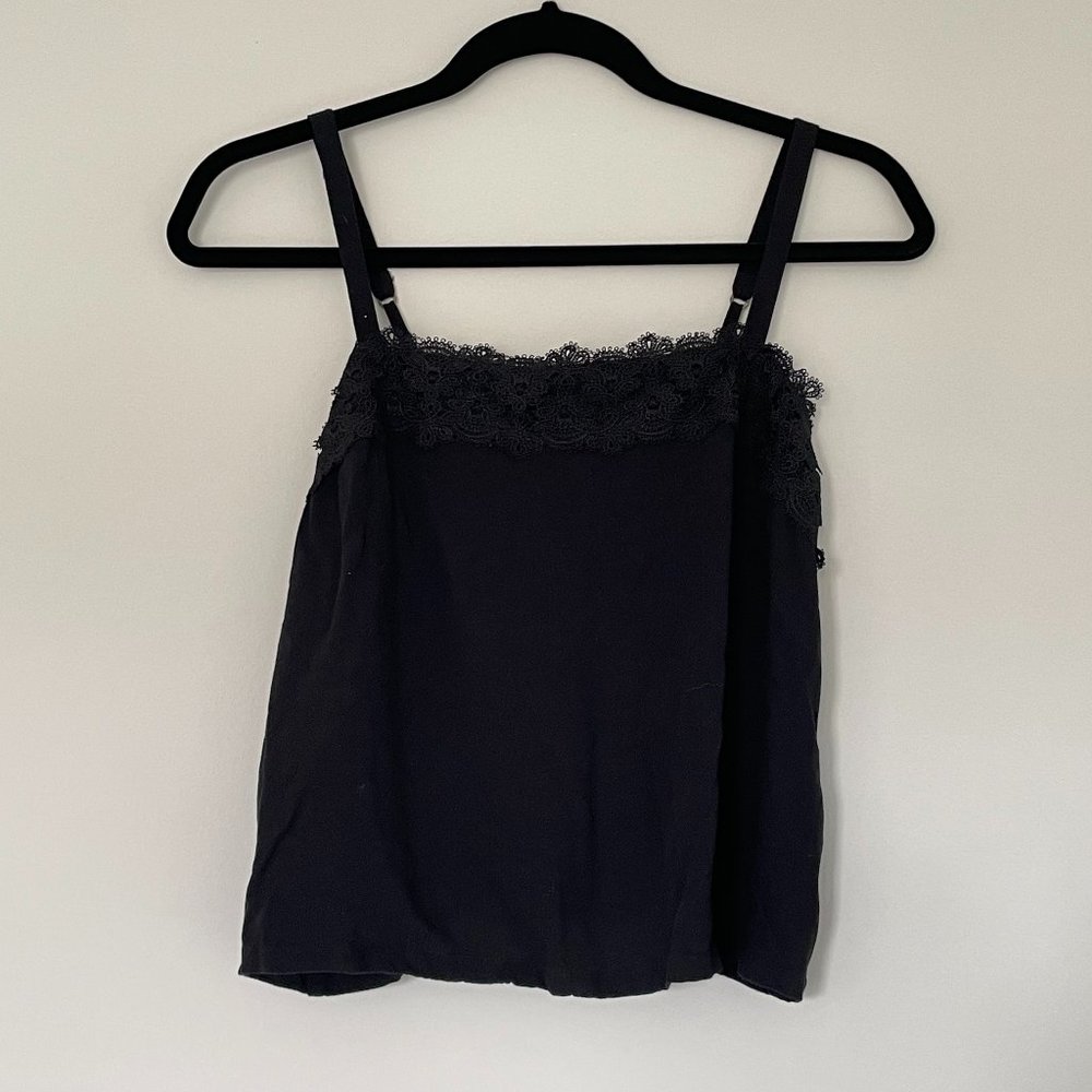 Hollister – Square Neck Navy Blue Camisole with Floral Lace Detailing